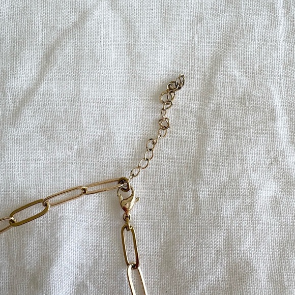 “L” Gold Initial Necklace Set - Picture 3 of 6